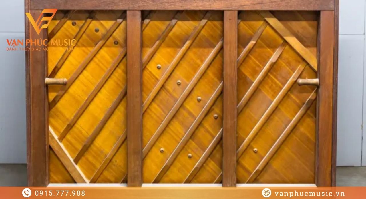 Yamaha W104B upright