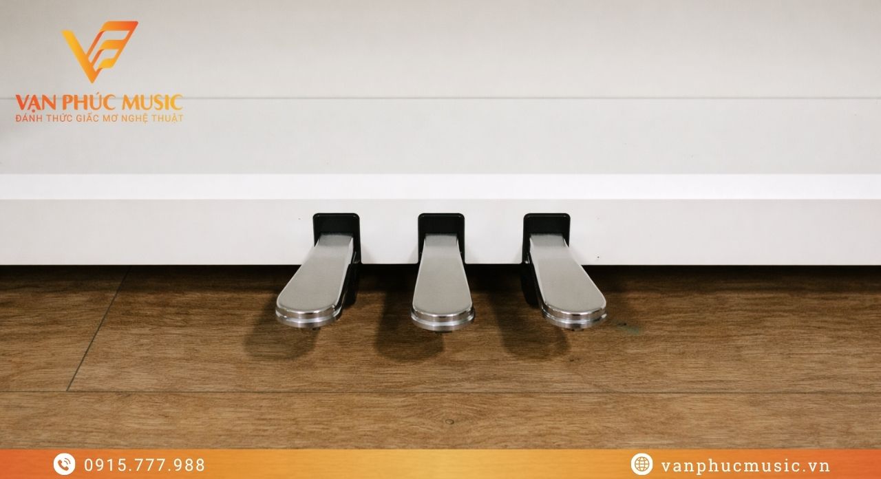 Yamaha Clavinova CLP 825WH