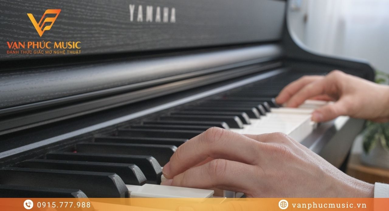 đàn piano điện Yamaha CLP 845R