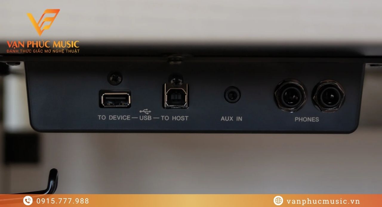 Yamaha CLP 845 White Birch