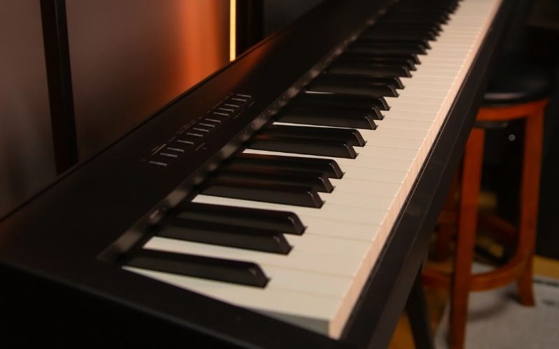Roland với phím nhựa, cảm giác và độ nảy tốt