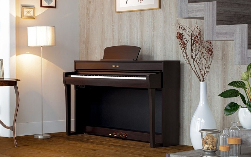 Yamaha CLP-735 có phím GrandTouch-S mô phỏng đàn cơ biểu diễn