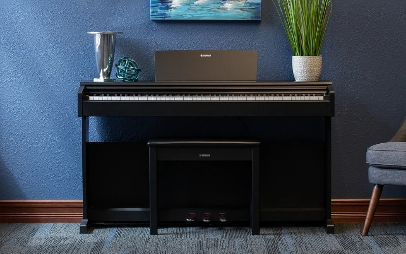 Yamaha YDP-145 thiết kế tủ đứng, âm thanh từ đại dương cầm CFX