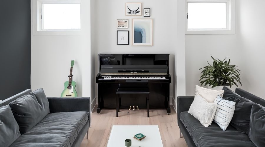 Khi đặt đàn piano, tránh nắng trực tiếp chiếu xuống