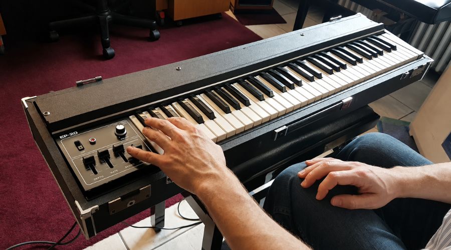 Roland ra mắt những cây đàn piano analog đầu tiên
