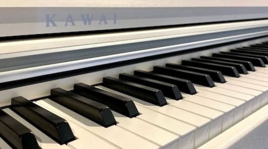 KDP120 có phím matte hút ẩm, chống trượt hơn KDP75