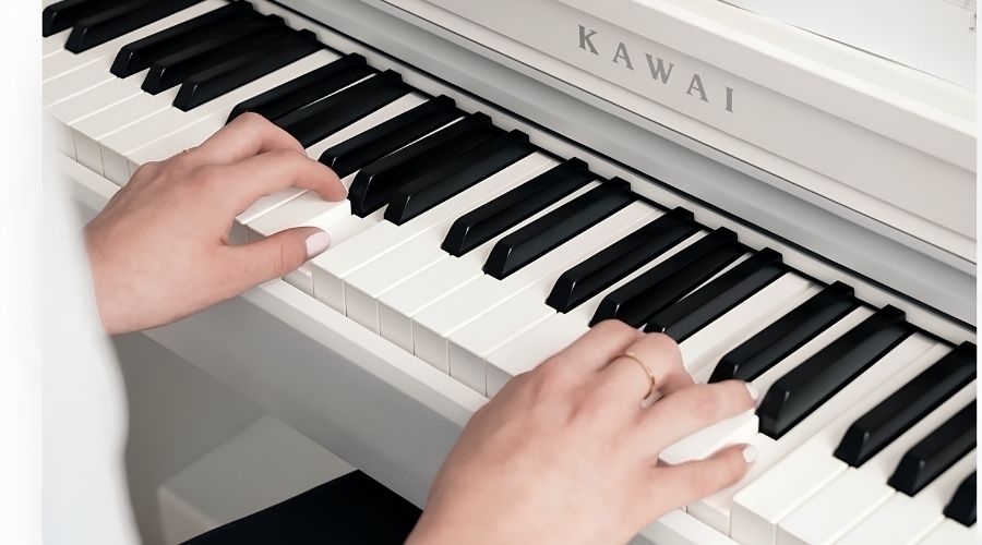 Phím Ivory Touch thấm hút mồ hôi, tăng độ bám
