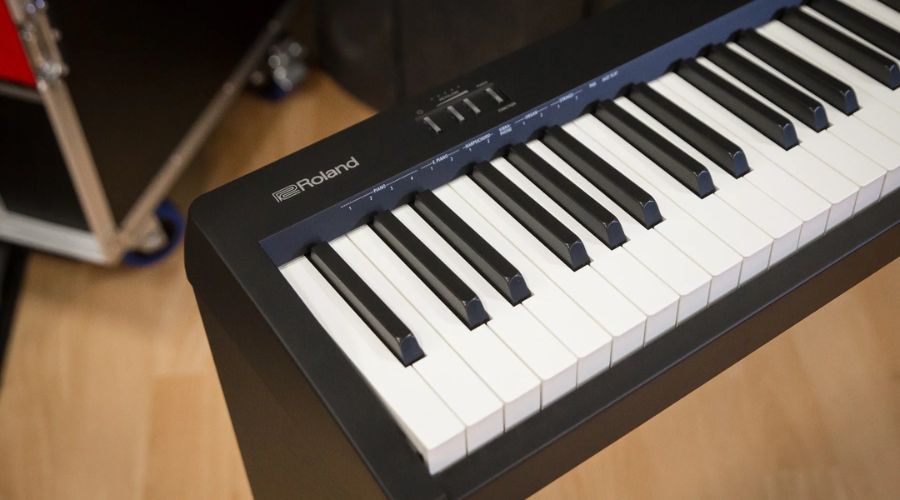 Phím trắng phủ Ivory Feel giúp tăng độ bám tay