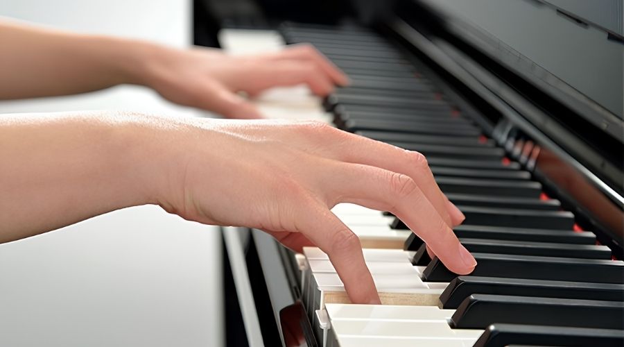 Phím trắng gỗ tự nhiên, cảm giác chân thực hơn