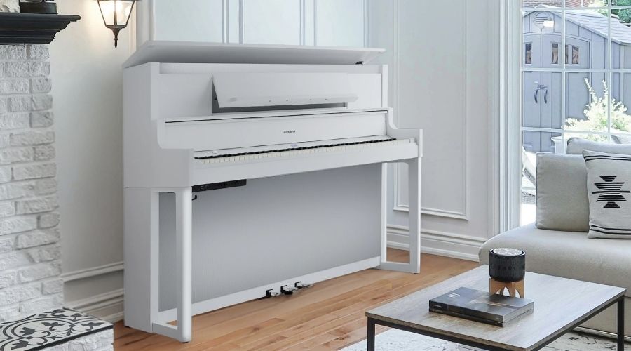 LX-9 có tủ đứng hiện đại, phủ lớp sơn bóng